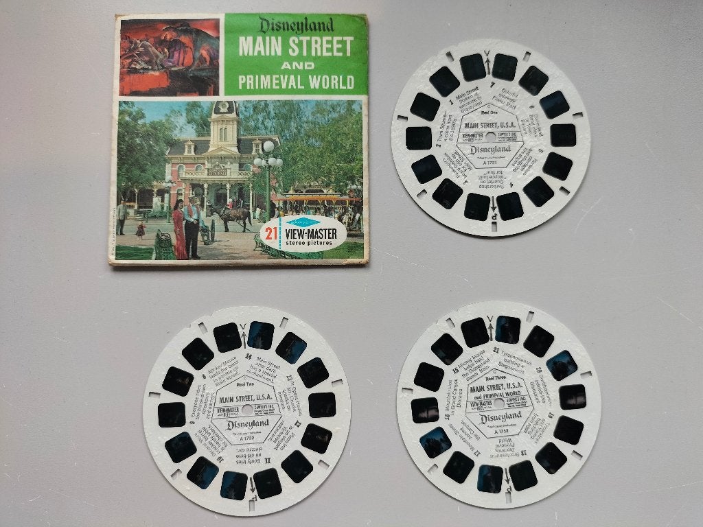 Viewmaster - Disneyland - Main Street and Primeval World, Ophalen of Verzenden, Gebruikt