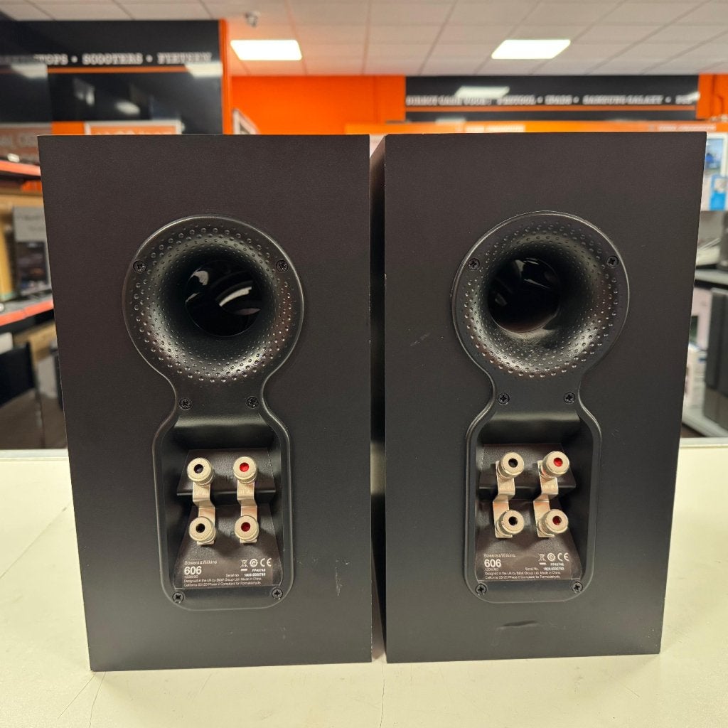 Bowers & Wilkins 606 S1 Zwart Speakerset, Bower en Wilkins, Gebruikt, Support@bowerenwilkins.com, Dale Road
Worthing, West Sussex, BN11 2BH
United Kingdom