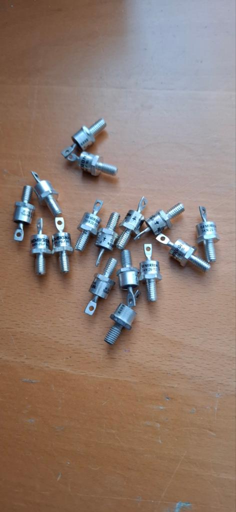 Diverse electronica onderdelen, o.a. Semikron diodes, Hobby en Vrije tijd, Elektronica-componenten, Zo goed als nieuw, Verzenden