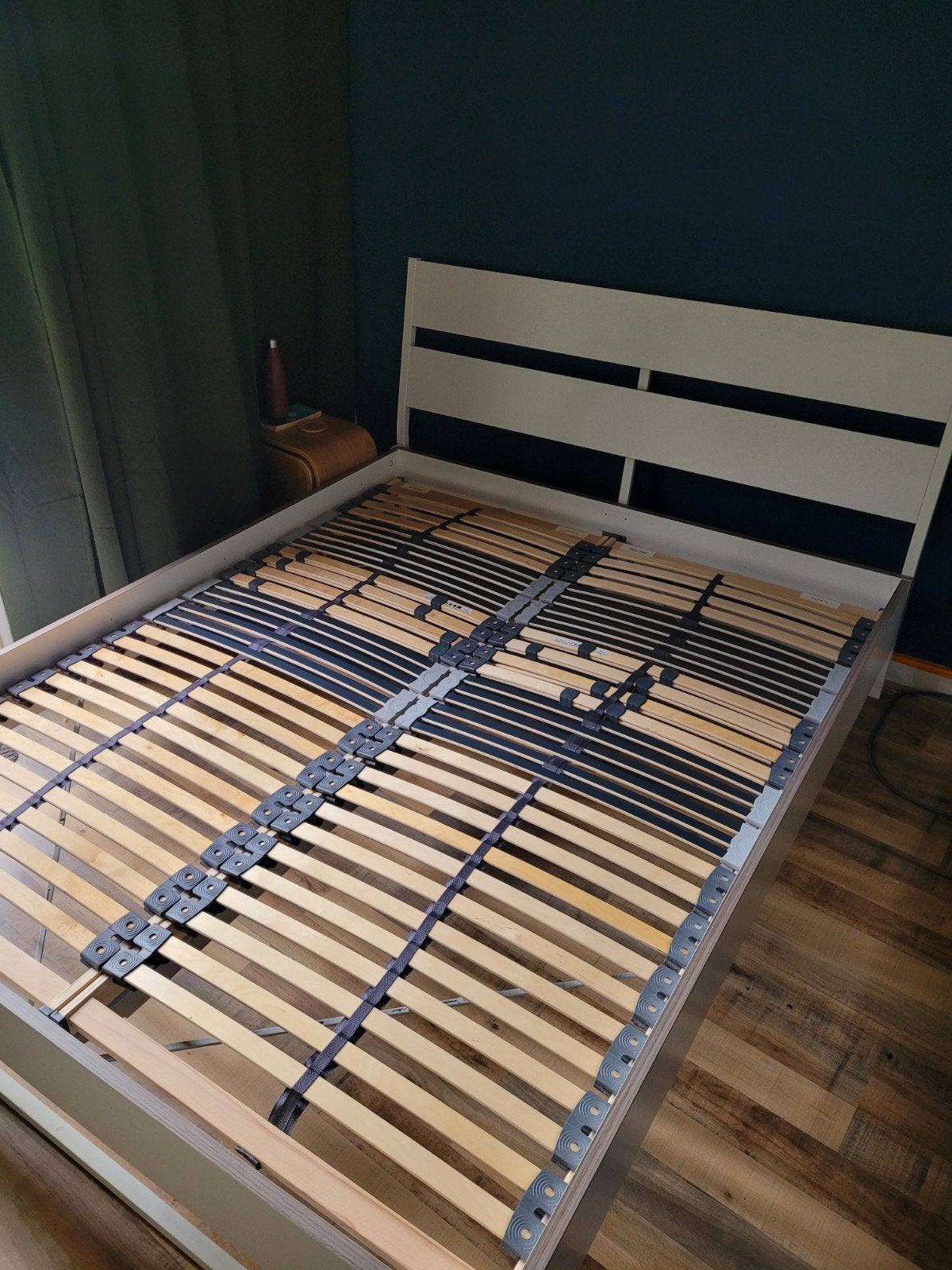 Tweepersoonsbed zonder lattenbodems (160x200) / IKEA TRYSIL, Ophalen, Overige materialen, Gebruikt, Wit
