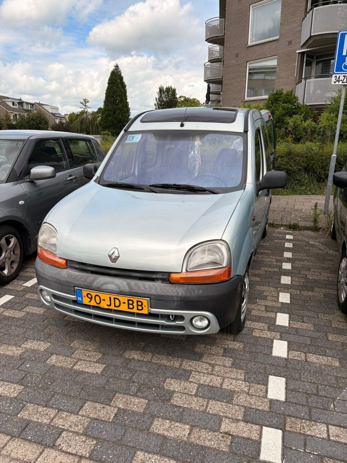 Renault Kangoo 1.4 RN AUT 2002 Grijs, Auto's, Renault, Stof, 74 pk, 49 €/maand, Origineel Nederlands