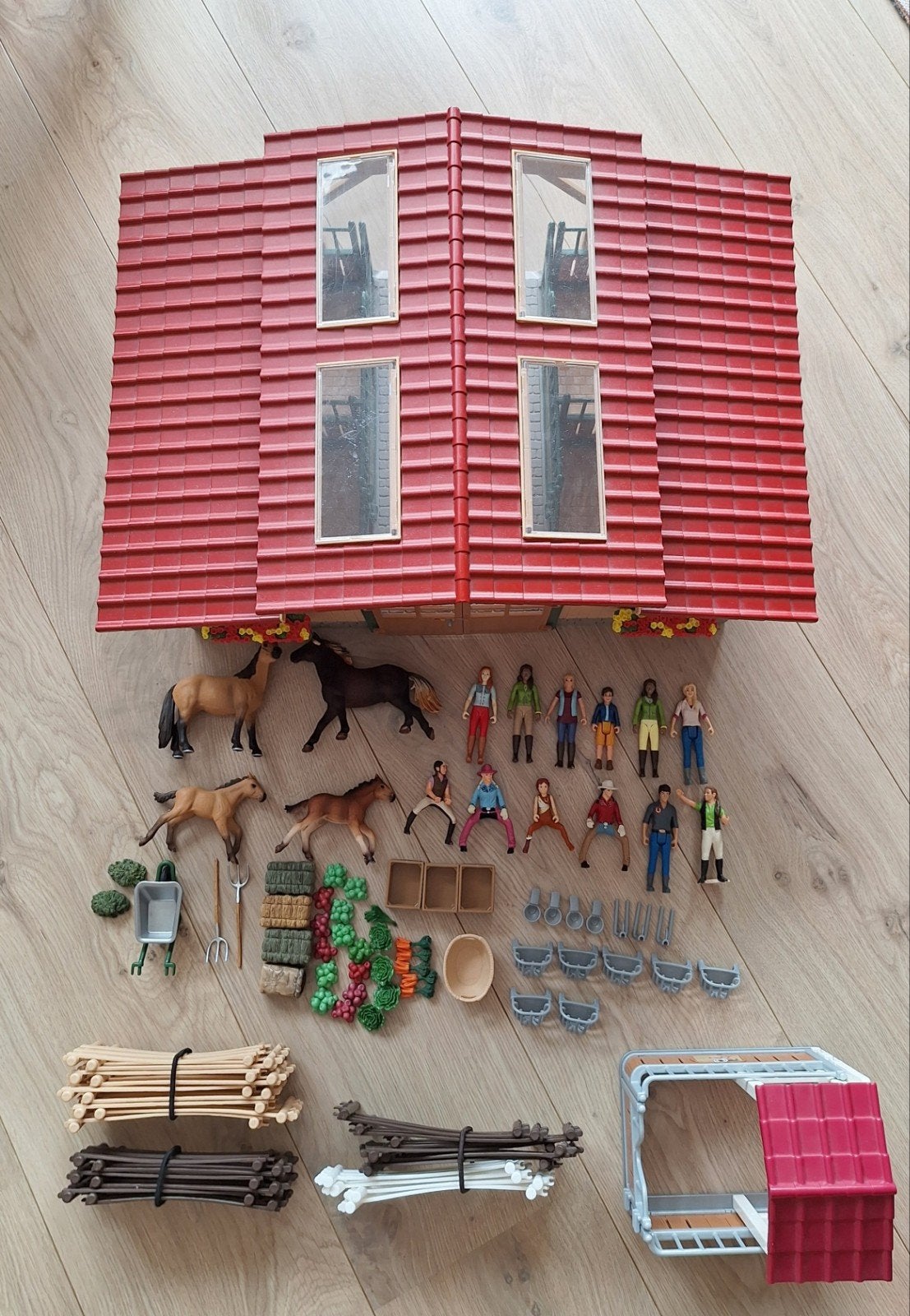 Schleich manage, trailer, konijnenhok en meer, Ophalen, Gelijkstroom, Overige merken
