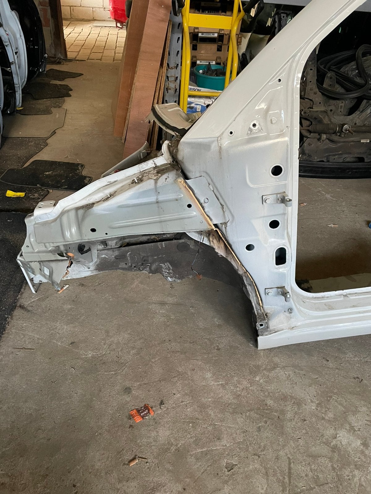 Fiat 500 l/r achterscherm  en stootstrips, Nieuw, Ophalen of Verzenden, Spatbord, Achter
