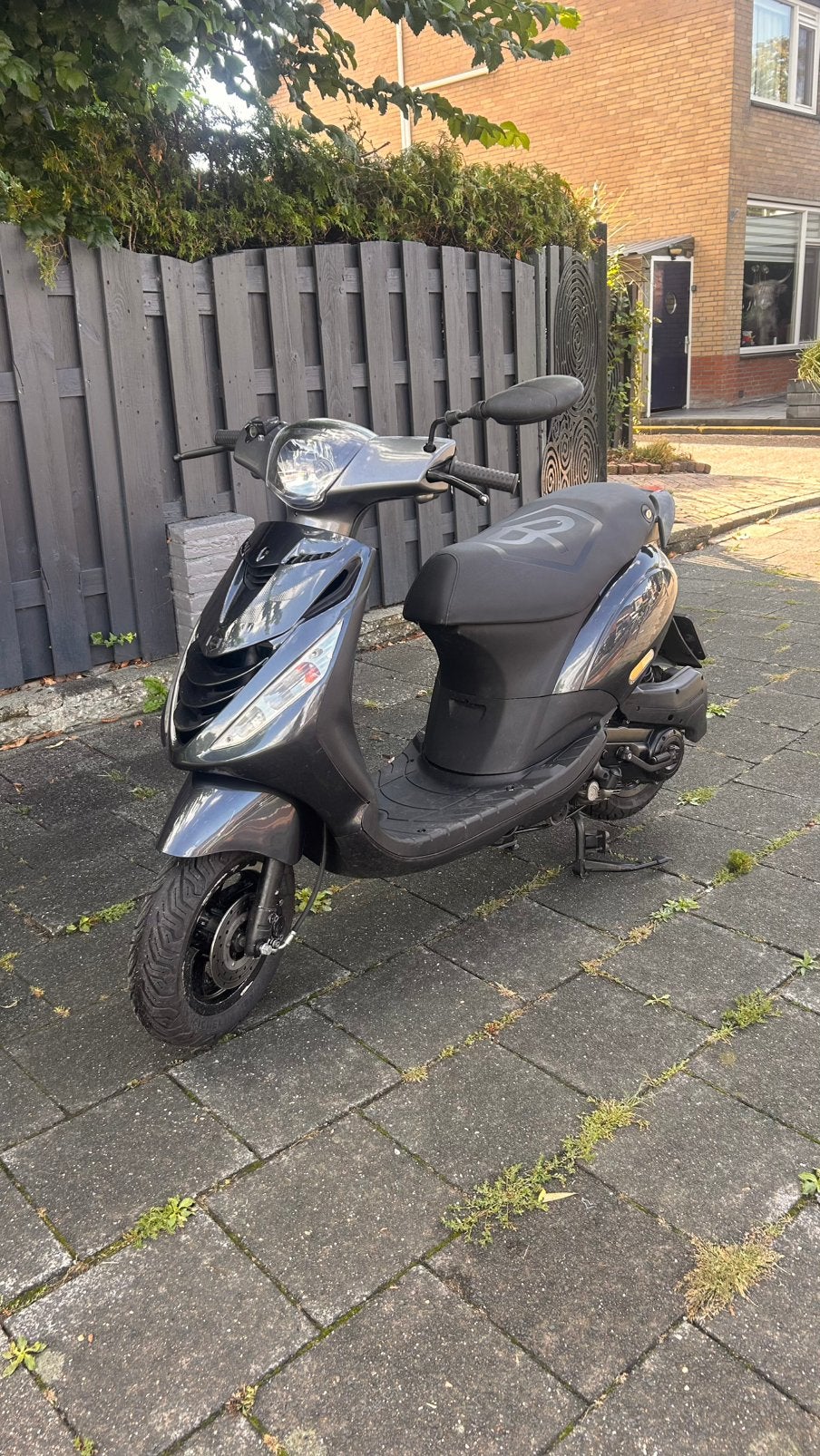 Nette piaggio zip 4t geel kenteken, Ophalen, Zo goed als nieuw, Benzine, Zip