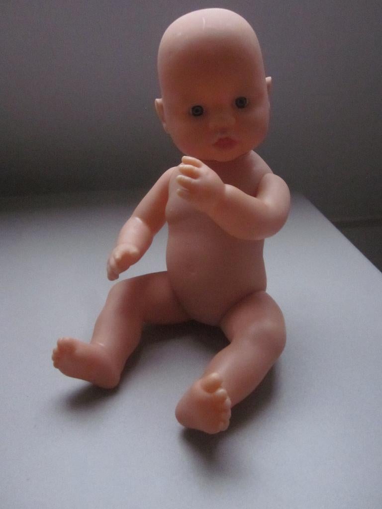 Mooie nieuwe babypop met blauwe vaste oogjes, Kinderen en Baby's, Speelgoed | Poppen, Ophalen of Verzenden, Nieuw, Babypop