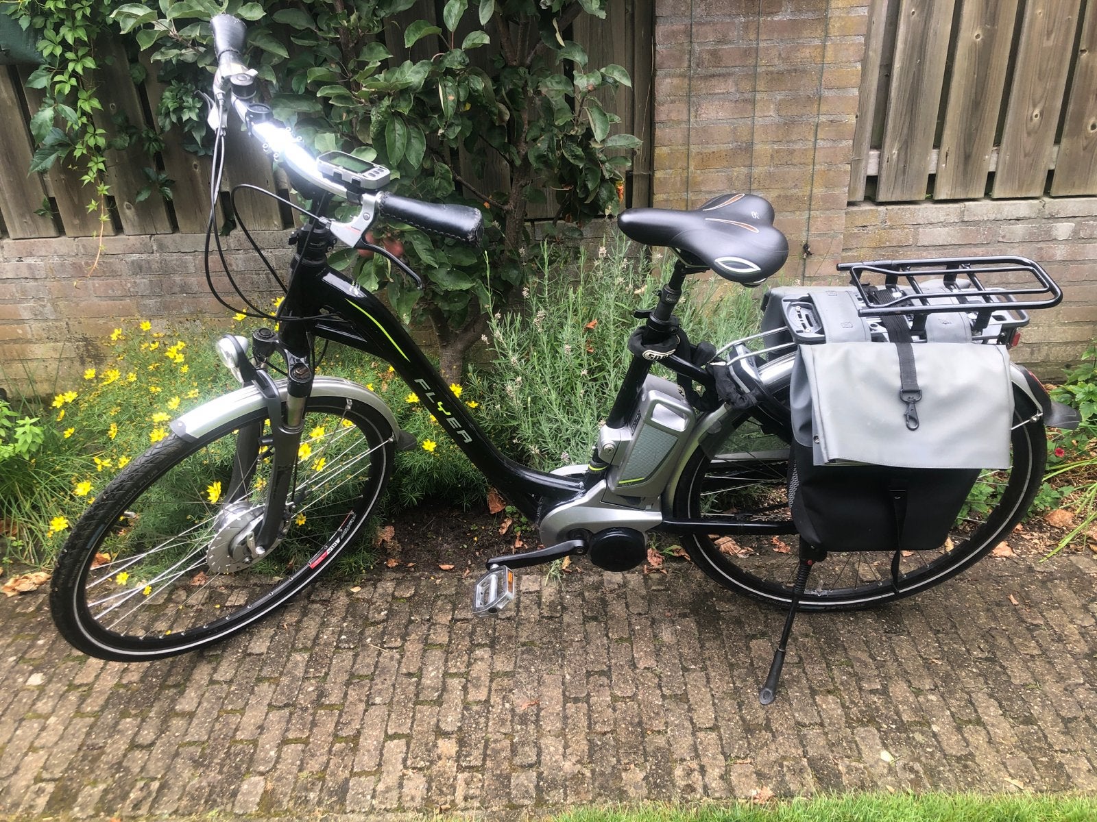 Flyer elektrische fiets met fietstassen, Fietsen en Brommers, Elektrische fietsen, Overige merken, Gebruikt, Ophalen of Verzenden