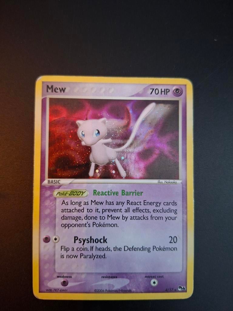Mew 4/17 Holo Pokemon kaart - Pop series 4, Ophalen of Verzenden, Zo goed als nieuw, Losse kaart, Foil