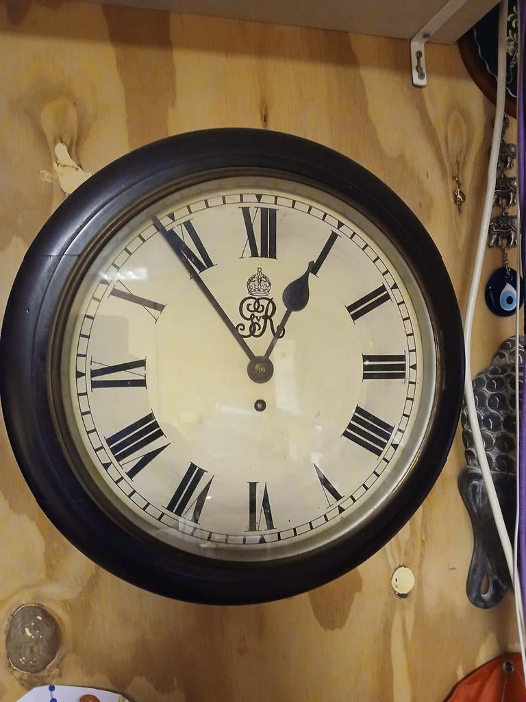 Gvr wandklok 38cm, Antiek en Kunst, Antiek | Klokken, Ophalen of Verzenden