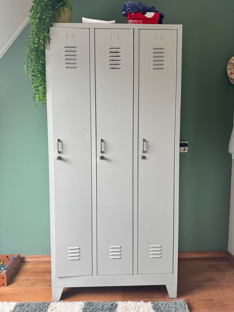 Lockerkast met 2 legplanken en 1 hanggedeelte, Ophalen, Gebruikt