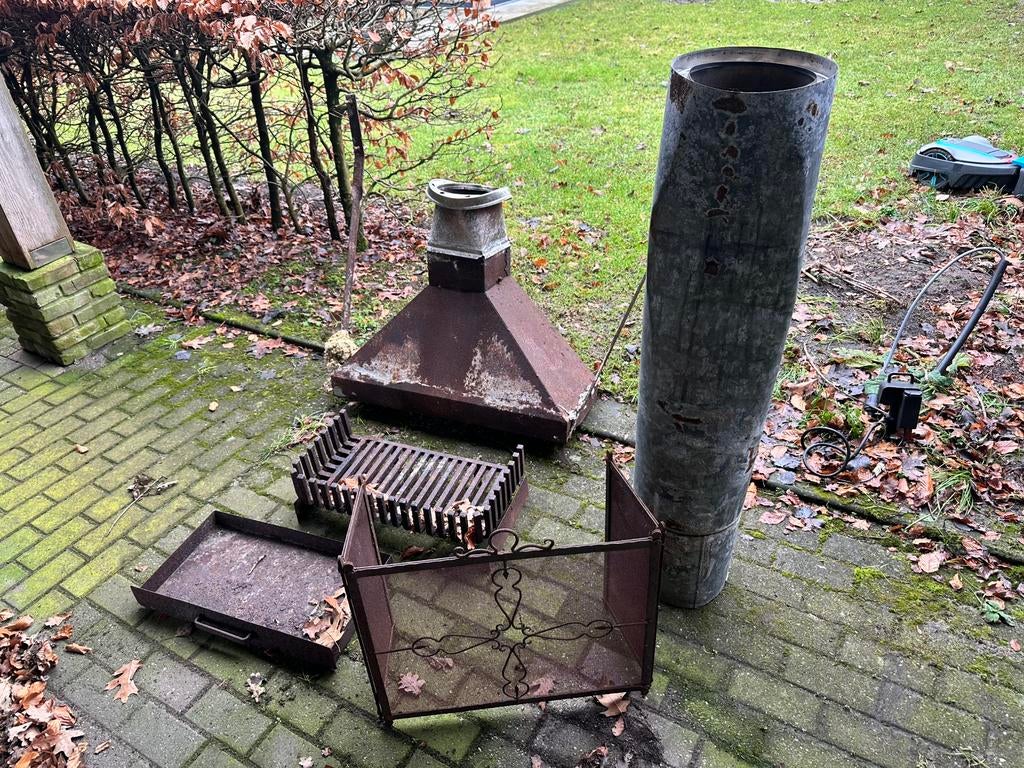 Openhaard, schouw, pijp,aslade en vonkenscherm, Ophalen, Gebruikt