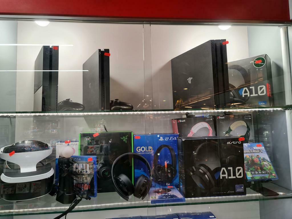 Playstation 4 consoles speciale editie limited garantie, Spelcomputers en Games, Spelcomputers | Sony PlayStation 4, Ophalen, Zo goed als nieuw
