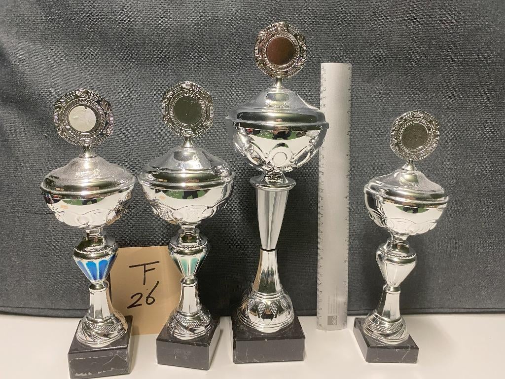 Trofeeën/wedstrijdbekers/sportprijzen/bokalen, set 26, Ophalen of Verzenden, Gebruikt