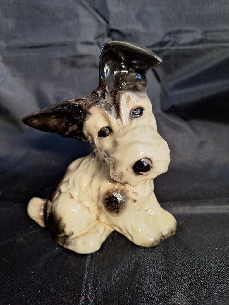 Vintage Beeldje Keramieken Zittende Terrier Hondje, Ophalen