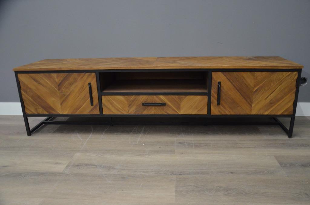 Teak tv meubel met visgraat en staal 190 cm, Huis en Inrichting, 150 tot 200 cm, Ophalen of Verzenden, Zo goed als nieuw, Minder dan 100 cm