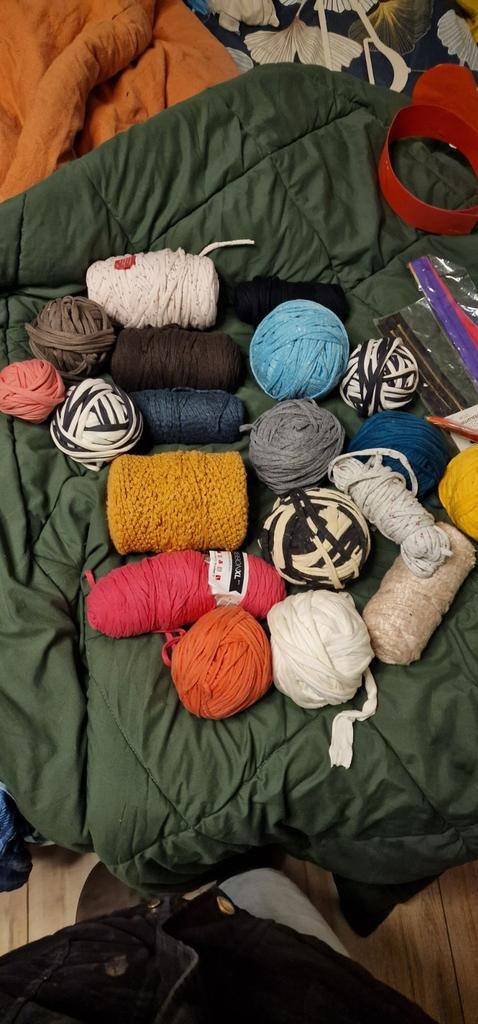Groot lot diverse wol en restjes, Hobby en Vrije tijd, Breien en Haken, Ophalen of Verzenden, Gebruikt, Breien of Haken, Wol of Garen