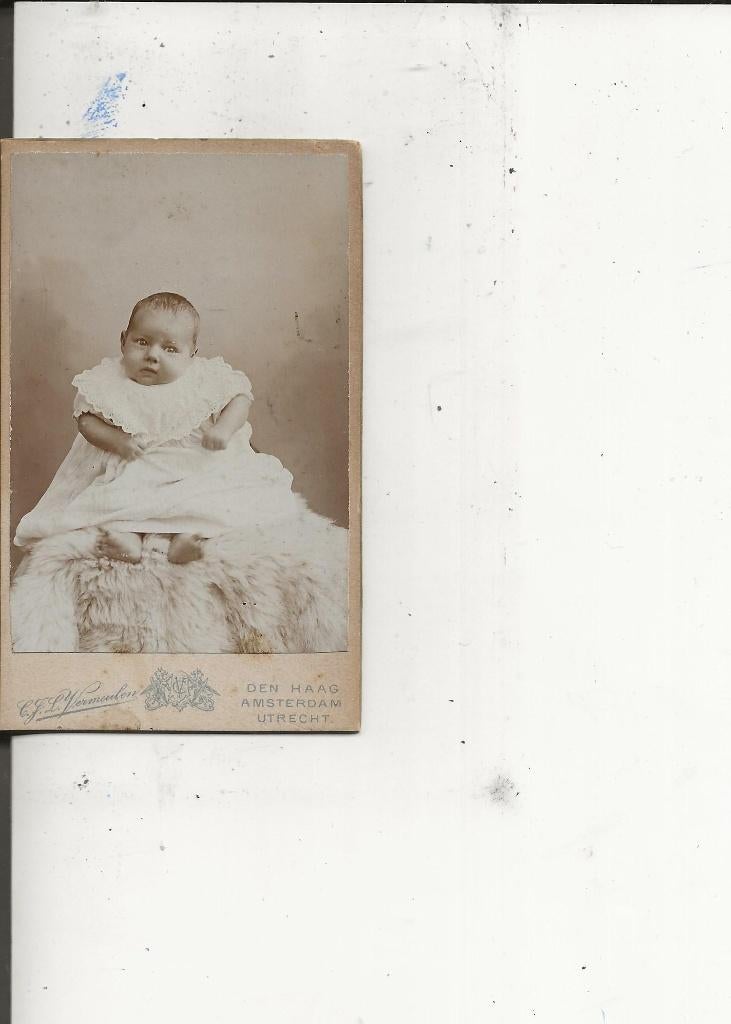 CdV Baby in doopjurk met blote voetjes 17 sept 1900, Ophalen of Verzenden, Voor 1920, Ongelopen, Zuid-Holland
