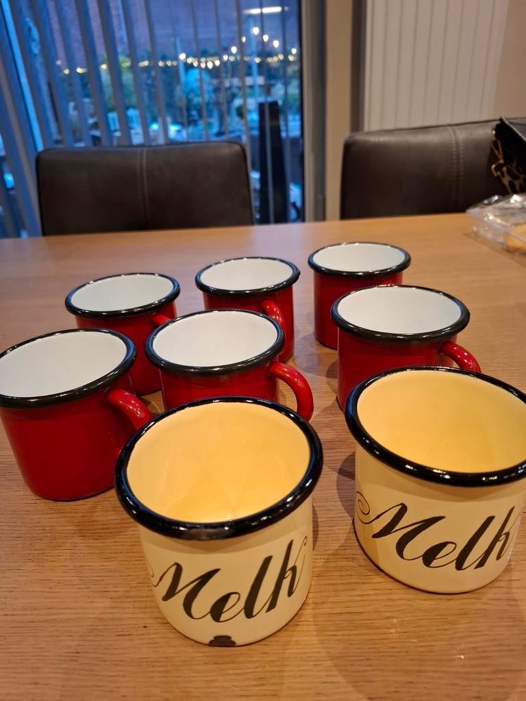 Emaille  koffie  mokken 2 melkmokken, Ophalen