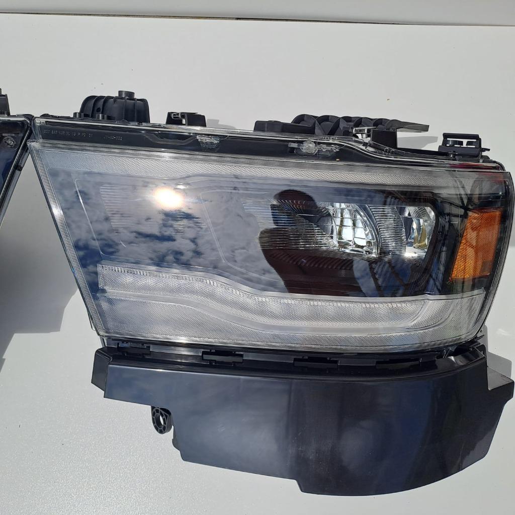 Dodge RAM 1500 Koplamp Links en Rechts LED 2019+, Auto-onderdelen, R'marnico, Ophalen of Verzenden, Van der Waalsstraat 44B, Dodge