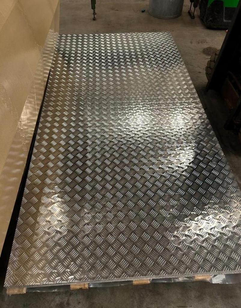 Aluminium Traanplaat 2500x1250x3/4.5mm
