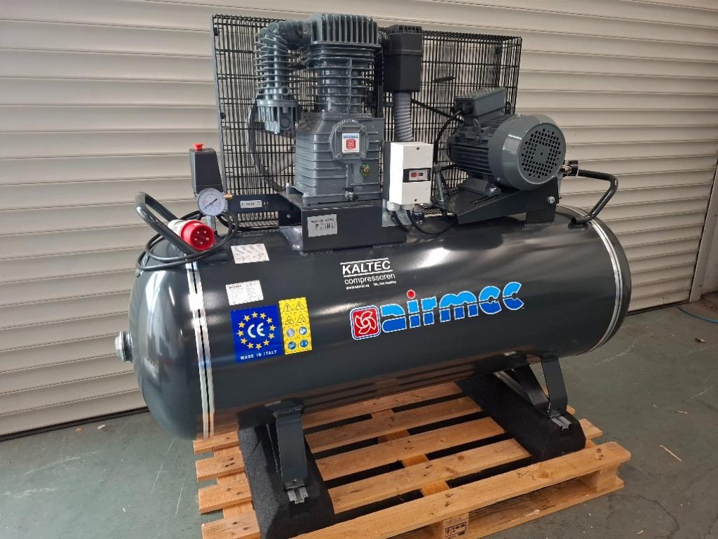 Werkplaats compressor 5,5PK 700ltr/min VOORRAAD