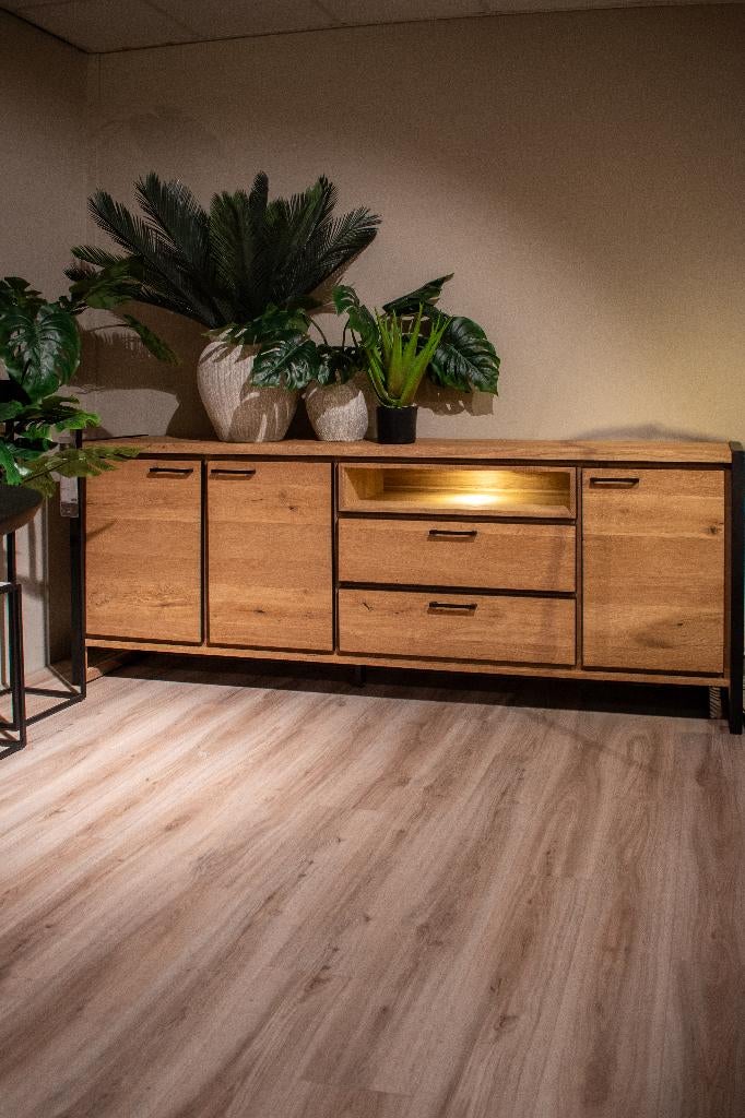 Dressoir Metalo Henders & Hazel, Huis en Inrichting, Kasten | Dressoirs, Nieuw, 200 cm of meer, 25 tot 50 cm, Met lade(s), Met deur(en)