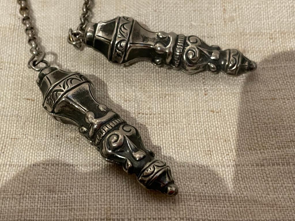 antieke breipendoppen naaigerei aan jasseronketting, Ophalen of Verzenden