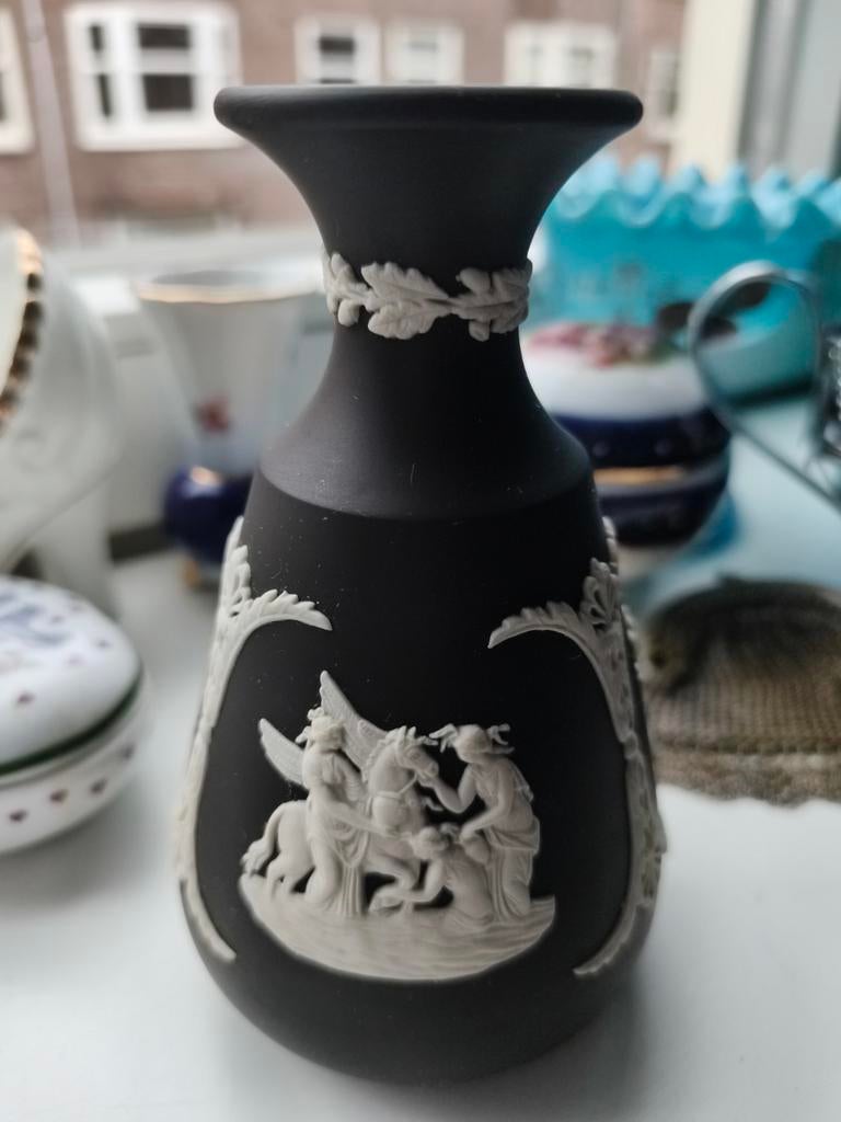 Wedgewood jasperware vaas., Antiek en Kunst, Ophalen of Verzenden