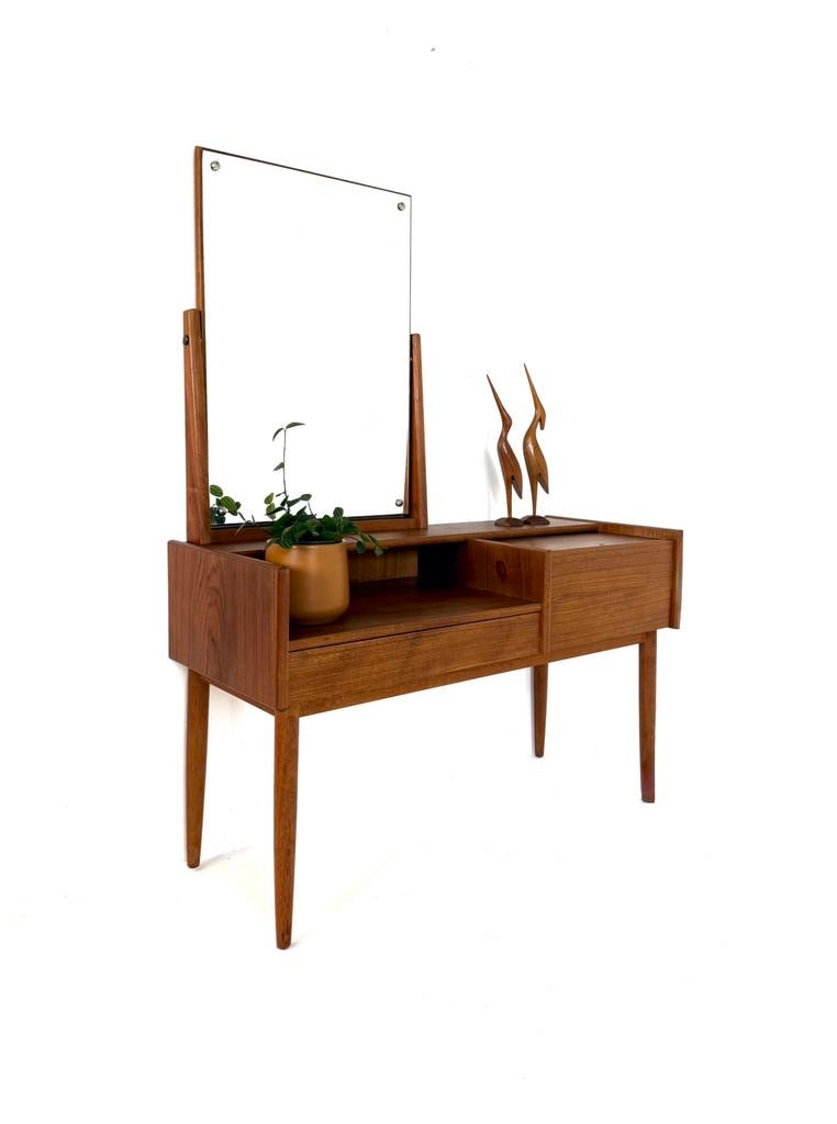 Vintage teakhouten kaptafel, Melvin Mikkelsen Møbler ‘60, Vintage retro buisframe design rotan webbing papercord deens, 100 tot 150 cm