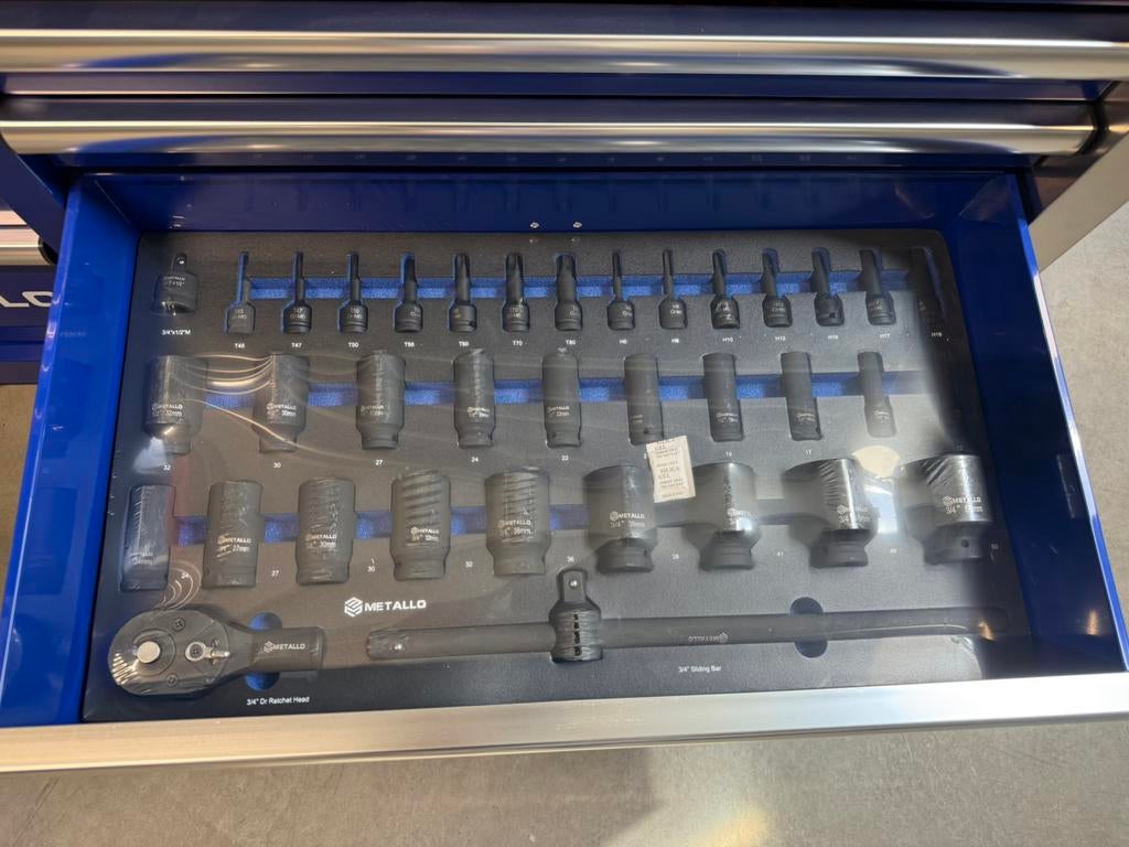 Foto 7 van XXXL gevulde gereedschapswagen met werkbank blad Metallo SG