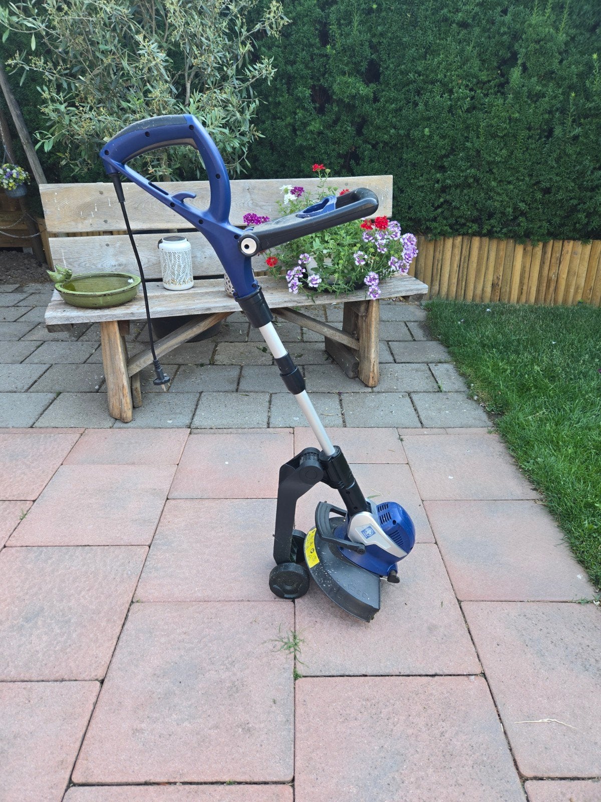 Te koop Grastrimmer, Tuin en Terras, Grastrimmers, Ophalen of Verzenden, Zo goed als nieuw, Lux Tools, 10 tot 30 cm