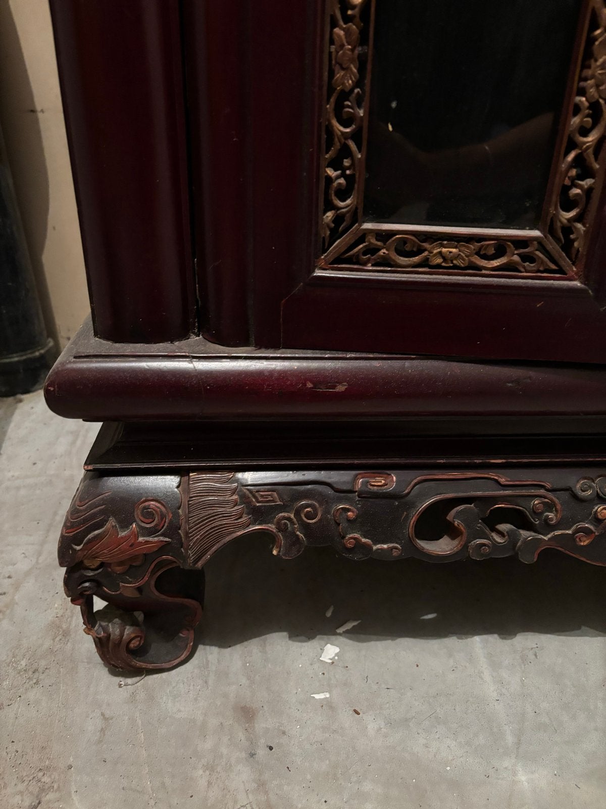 Antieke Chinese Kast met Prachtig Snijwerk, Ophalen