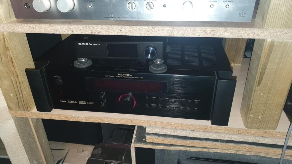 Rotel RSP 1069 (alleen stereo doet het), Ophalen of Verzenden, Gebruikt, Audio