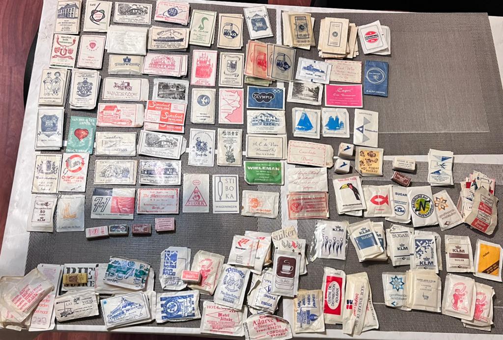 Verzameling suikerzakjes jaren '60-'90 (NL/INTL), Ophalen of Verzenden, Zo goed als nieuw
