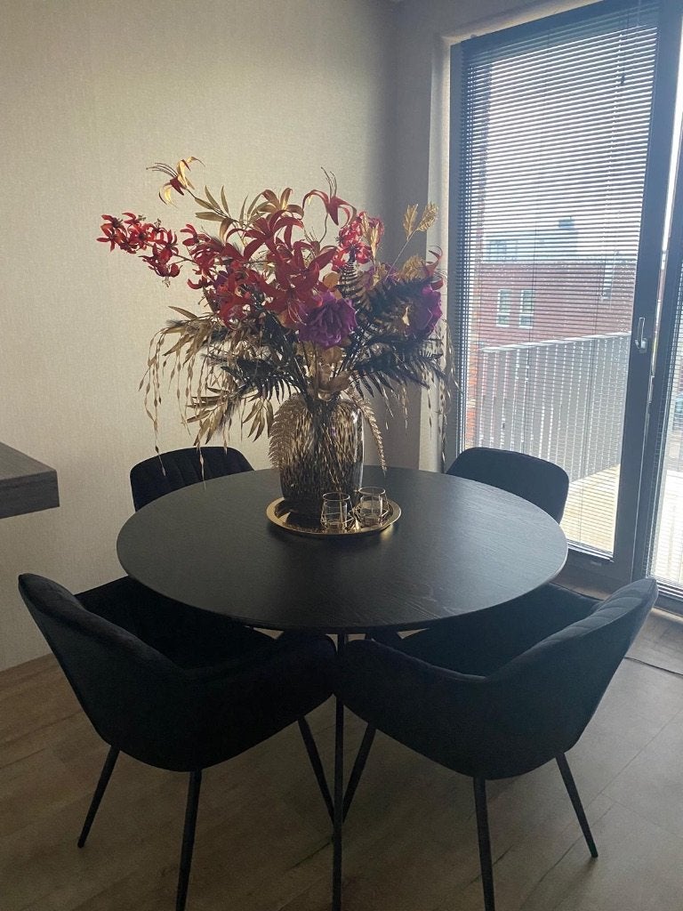 Ronde zwarte tafel incl. Stoelen, Ophalen, Rond, Zo goed als nieuw, Vier personen
