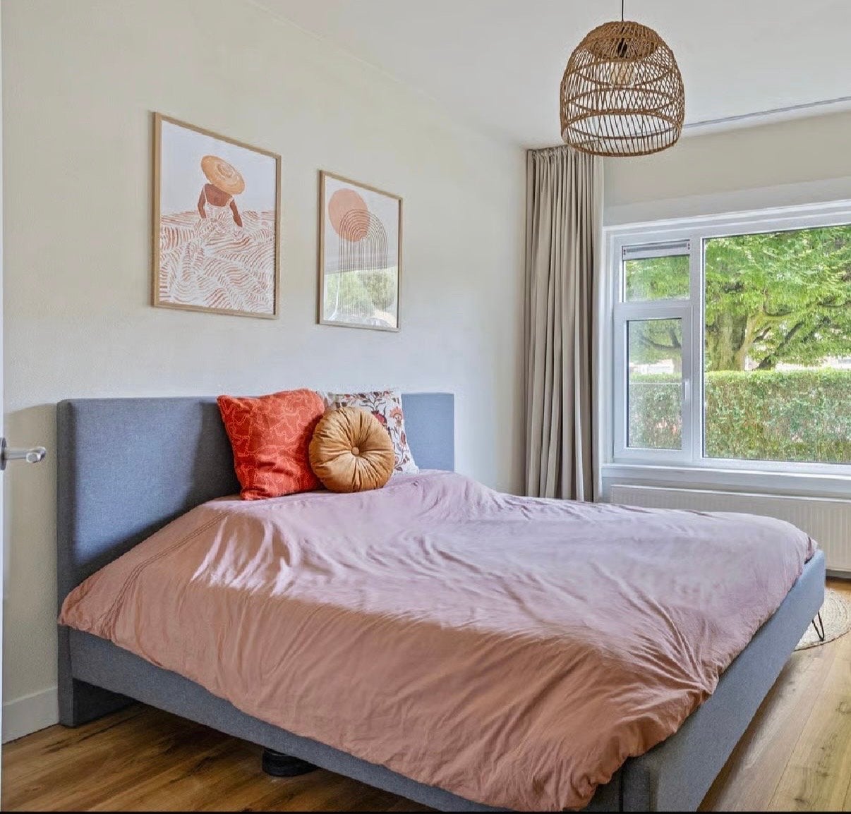 Grijs tweepersoonsbed met stoffen hoofdbord, Ophalen, Gebruikt, Tweepersoons, 200 cm