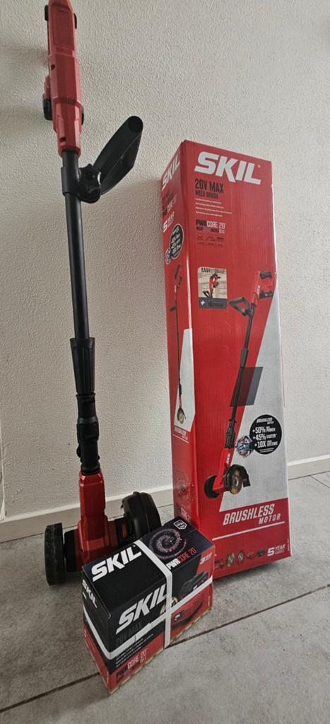 SKIL 20V Max Onkruidborstel met 2 accu's  en Lader, Tuin en Terras, Bosmaaiers, Accu, Nieuw, Ophalen of Verzenden, Minder dan 10 cm