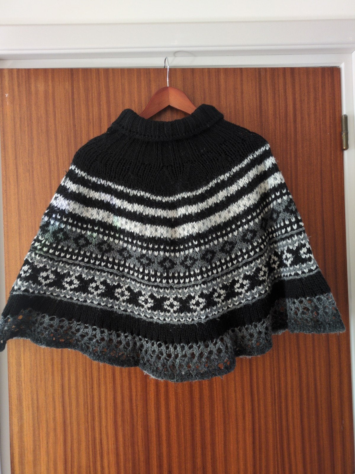 Gebreide Poncho met Fair Isle Patroon, Kleding | Dames, Ophalen of Verzenden, Gedragen, Maat 38/40 (M), Overige kleuren