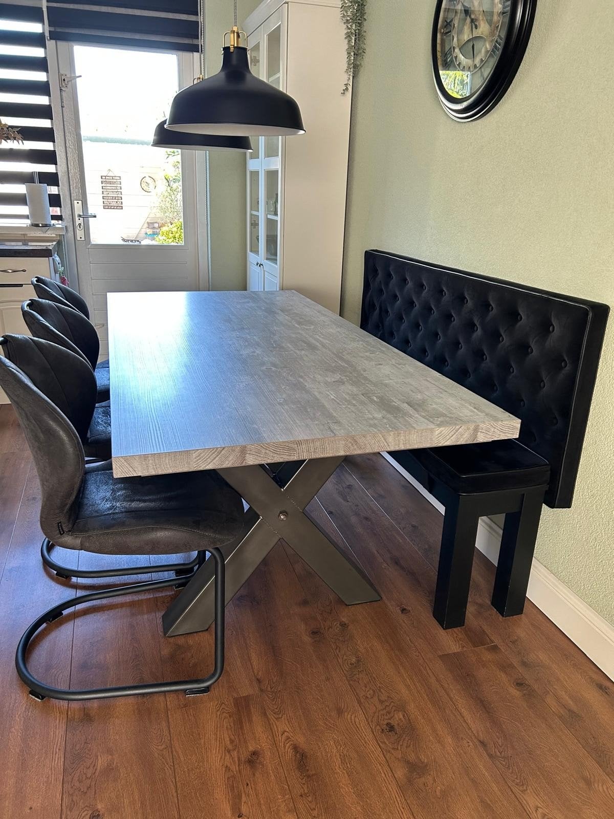 Prachtige eettafel met stoelen en zitbank, Ophalen