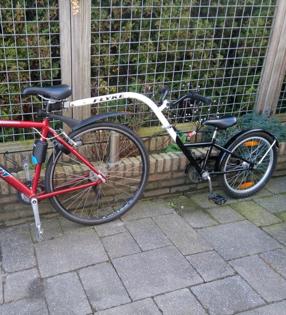 Flyke aanhangfiets zwart wit, Ophalen, Gebruikt, Opvouwbaar, Aanhangfiets