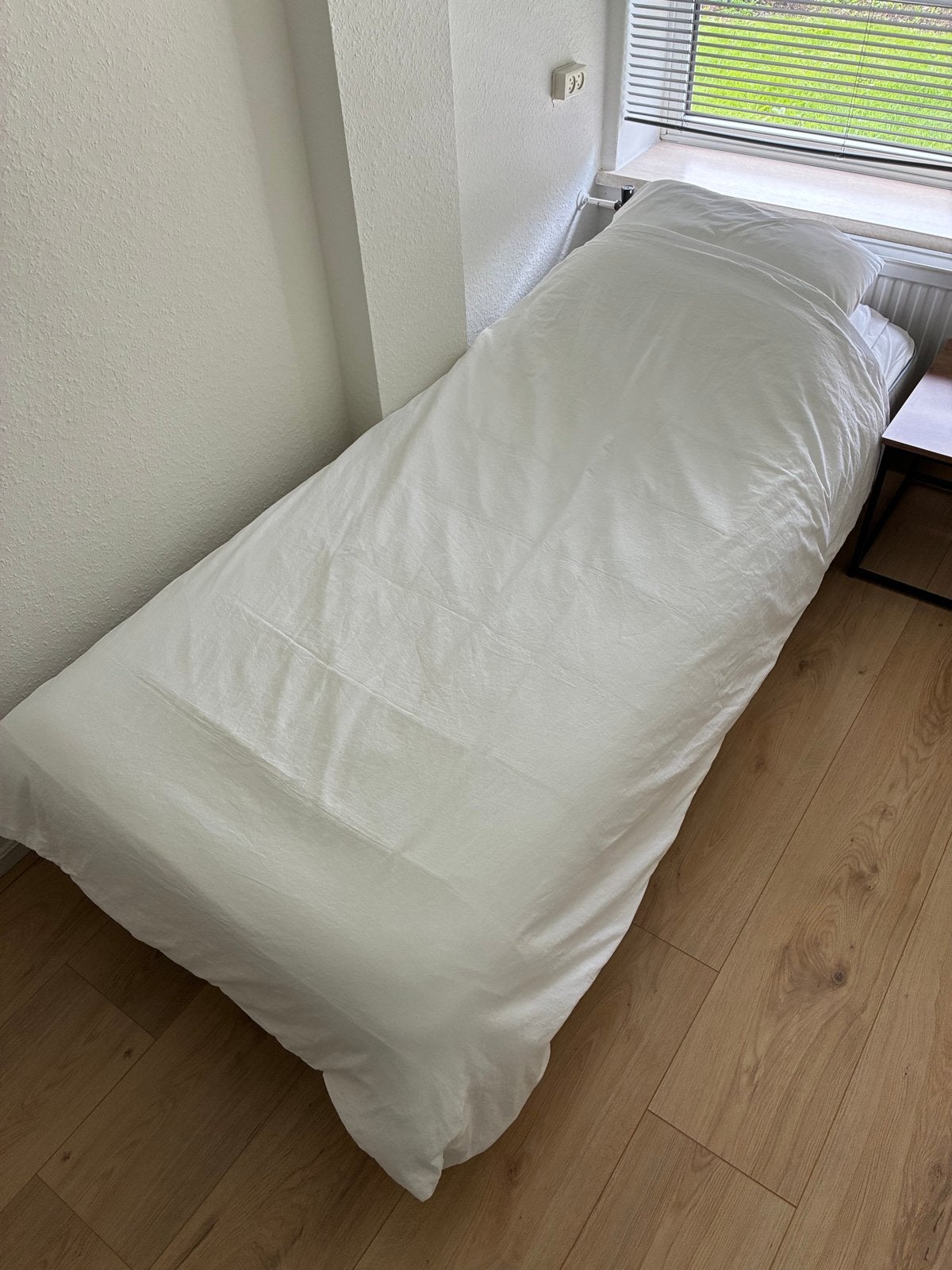 Eenpersoons logeerbed (boxspring) compleet, Gebruikt, 90 cm, Eenpersoons, Wit