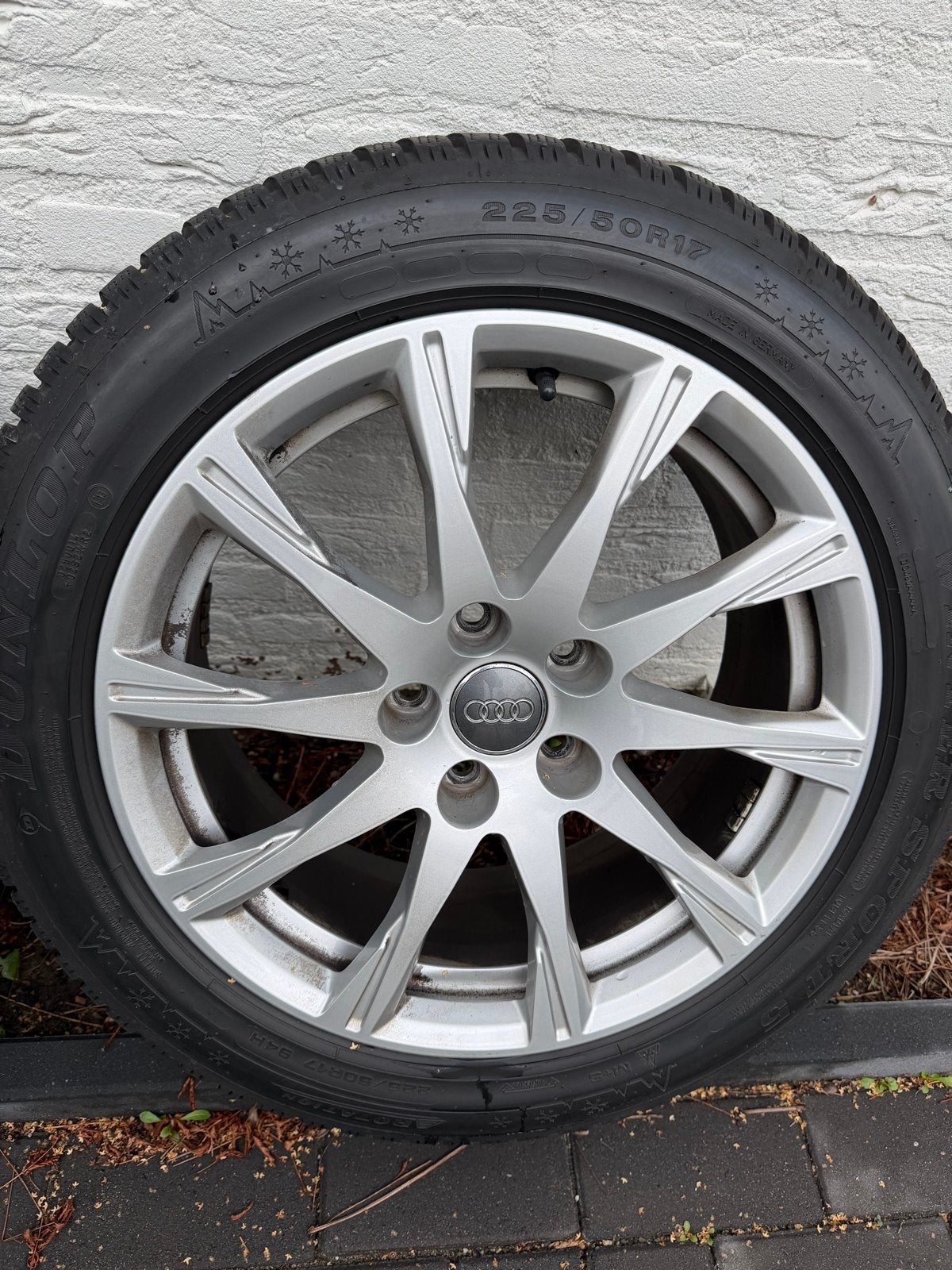 Audi A4 B9 velgen 17 inch met winterbanden, Ophalen, Gebruikt, Banden en Velgen, 17 inch