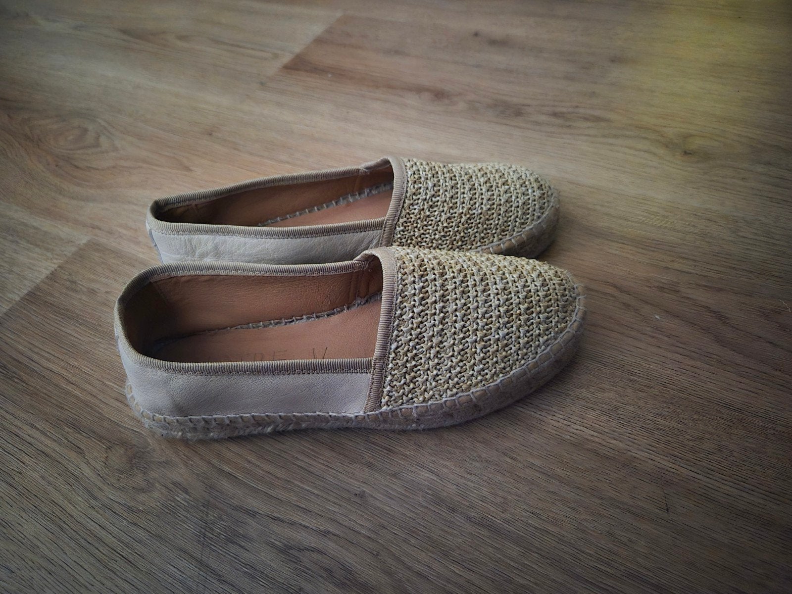 Ongedragen Notre-V Espadrilles van Omoda, Kleding | Dames, Schoenen, Notre-V, Beige, Nieuw, Ophalen of Verzenden