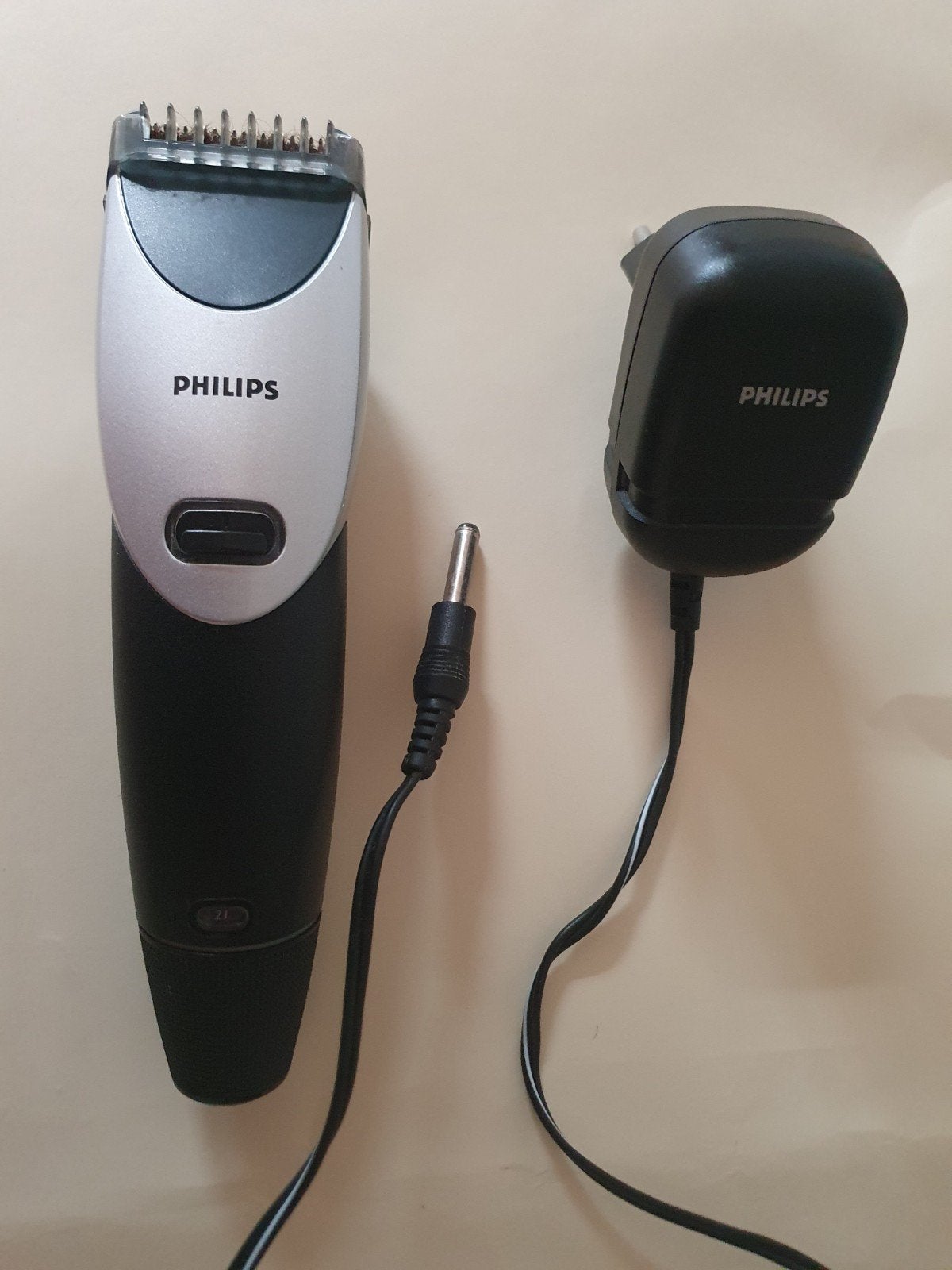 Verstelbare draadloze tondeuse Philips met oplader., Ophalen of Verzenden, Gebruikt, Haarverzorging