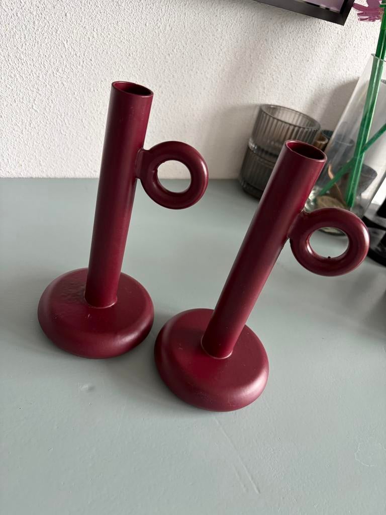 Set van 2 HEMA metalen kandelaars - bordeauxrood, Ophalen of Verzenden, Zo goed als nieuw, Metaal, Rood