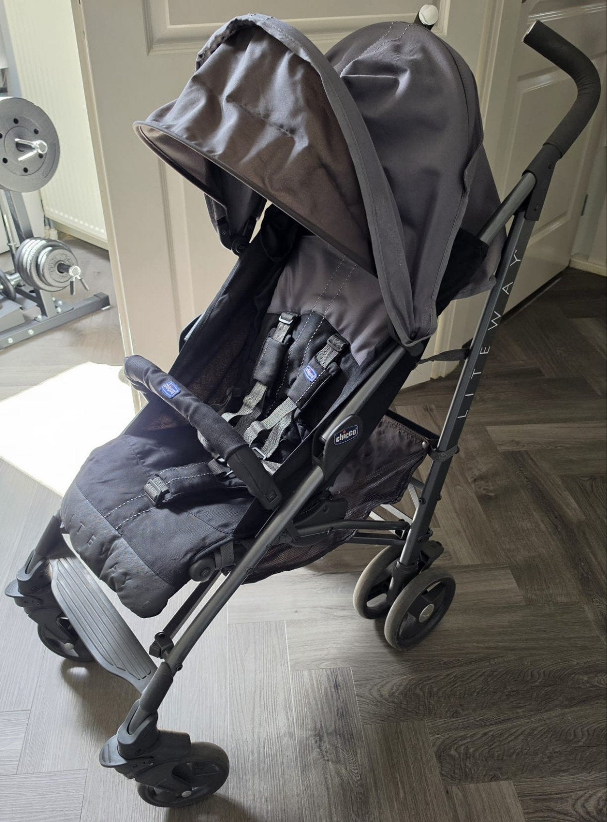 Chicco Lite Way buggy - grijs/zwart, zo goed als nieuw, Ophalen of Verzenden