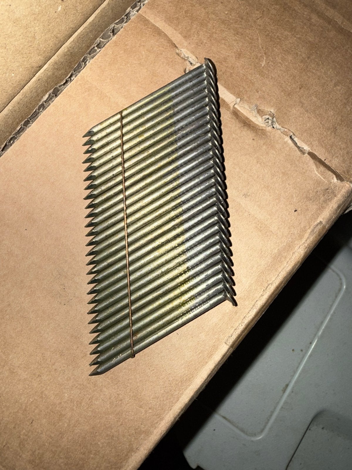 Bostitch 28 graden nagels 2,7 x 50 mm - 2000 stuks, Doe-het-zelf en Verbouw, IJzerwaren en Bevestigingsmiddelen, Ophalen of Verzenden
