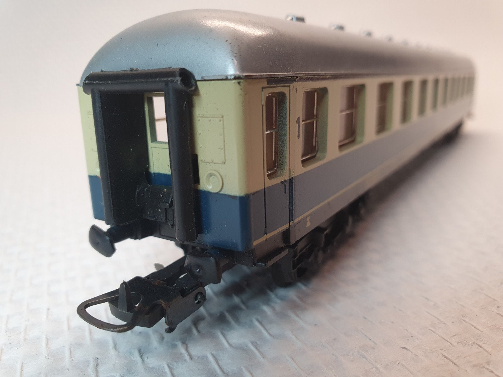 Lima HO Passagierswagon - Gebruikt, mist een buffer, Hobby en Vrije tijd, Modeltreinen | H0, Ophalen of Verzenden, Gebruikt, Wagon