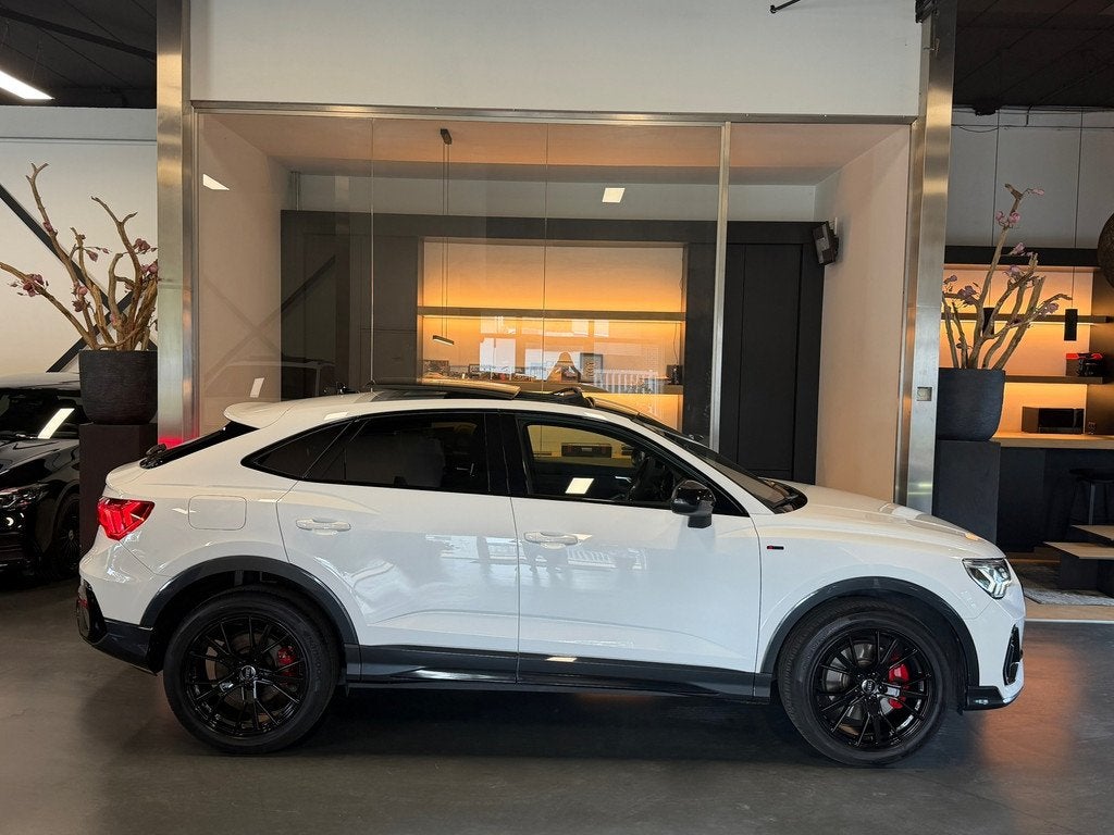 Audi Q3 Sportback 45 TFSI e S line Pano B&O Camera Elec.Koff, Auto's, Stof, Gebruikt, Hybride Elektrisch/Benzine, SUV of Terreinwagen