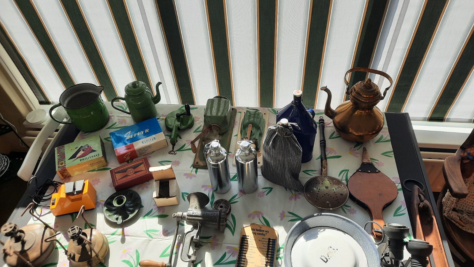 Schuurvondst brocante-vintage spulletjes, Ophalen