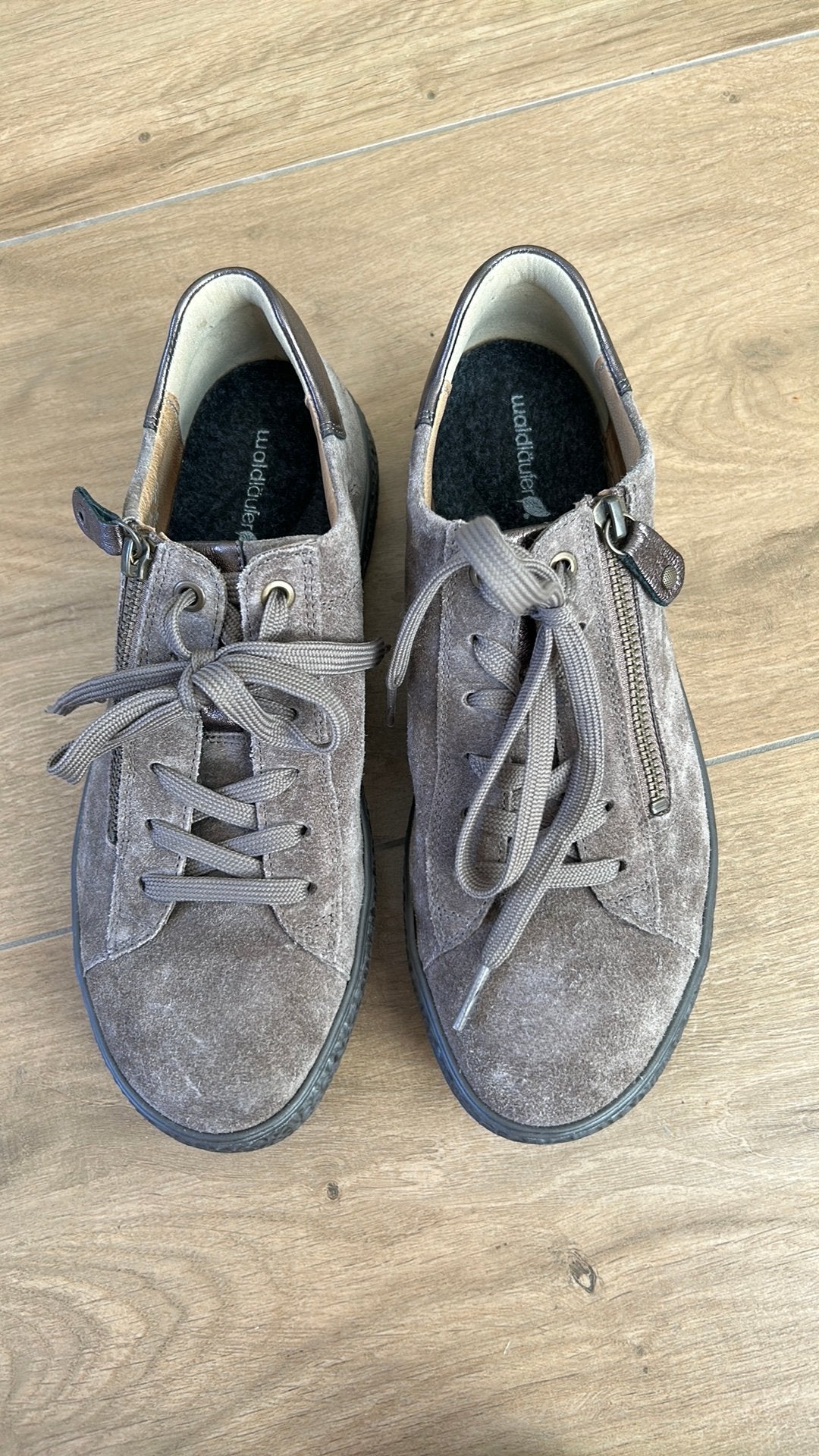 Hartjes schoenen taupe mt 6,5=40 H, Ophalen of Verzenden, Zo goed als nieuw, Beige, Sneakers of Gympen